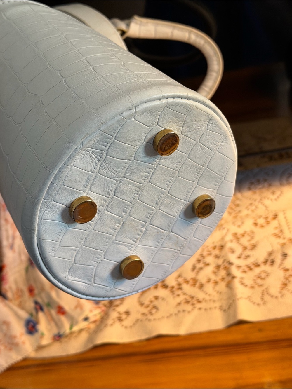 Doen Bebe Bag in White Croco (Missing Zip Pull) - Picture 4 of 4